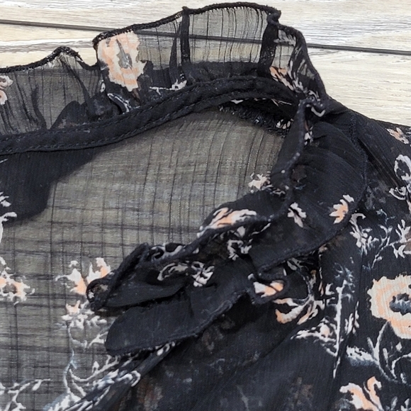 Mossimo floral sheer blouse Women's Size Medium black - Picture 5 of 8
